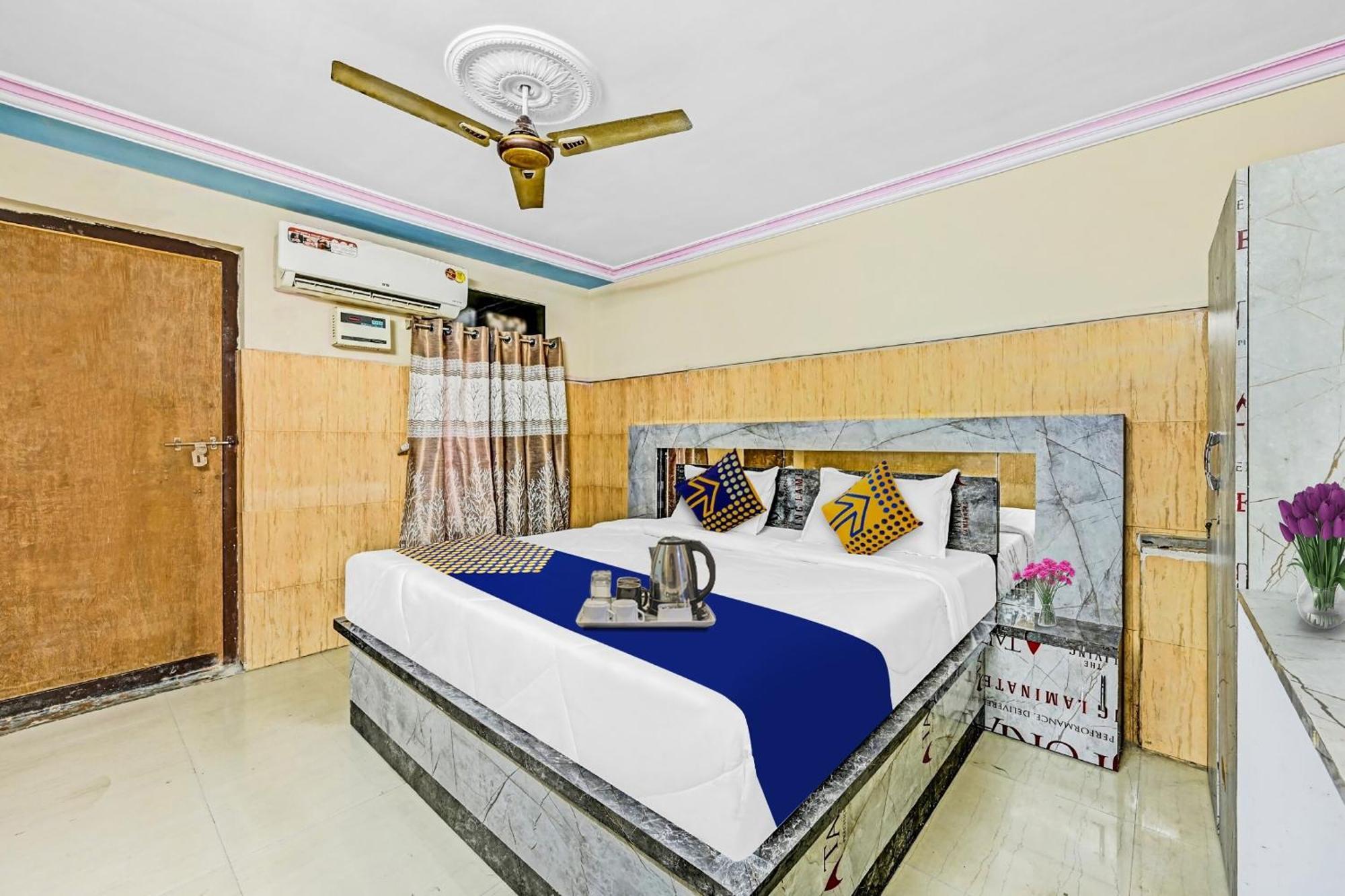 Spot On Svr Grand Hotel Vijayawāda Exterior foto