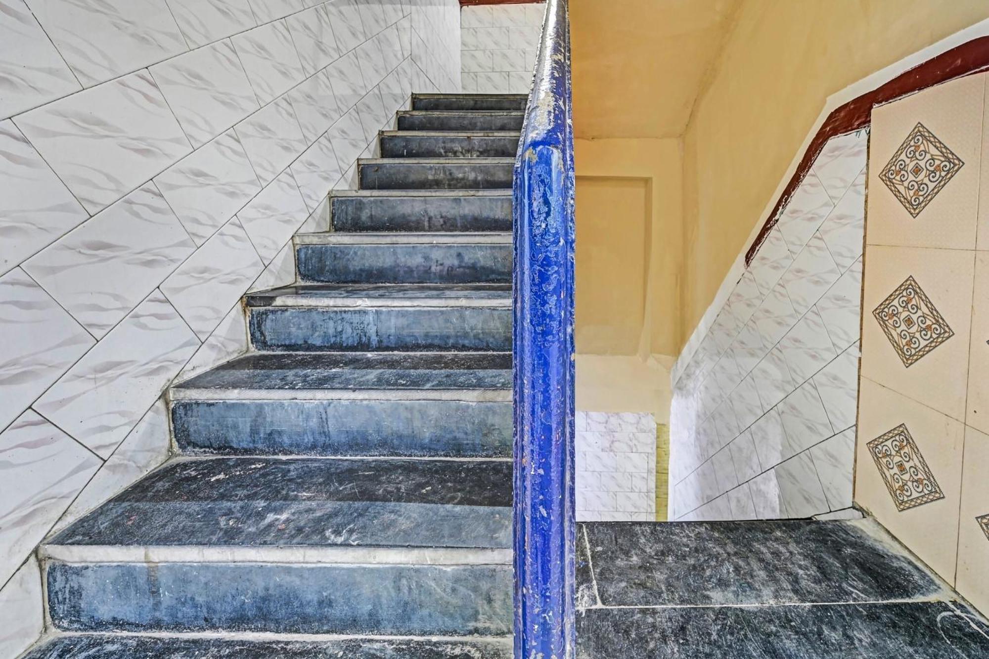 Spot On Svr Grand Hotel Vijayawāda Exterior foto