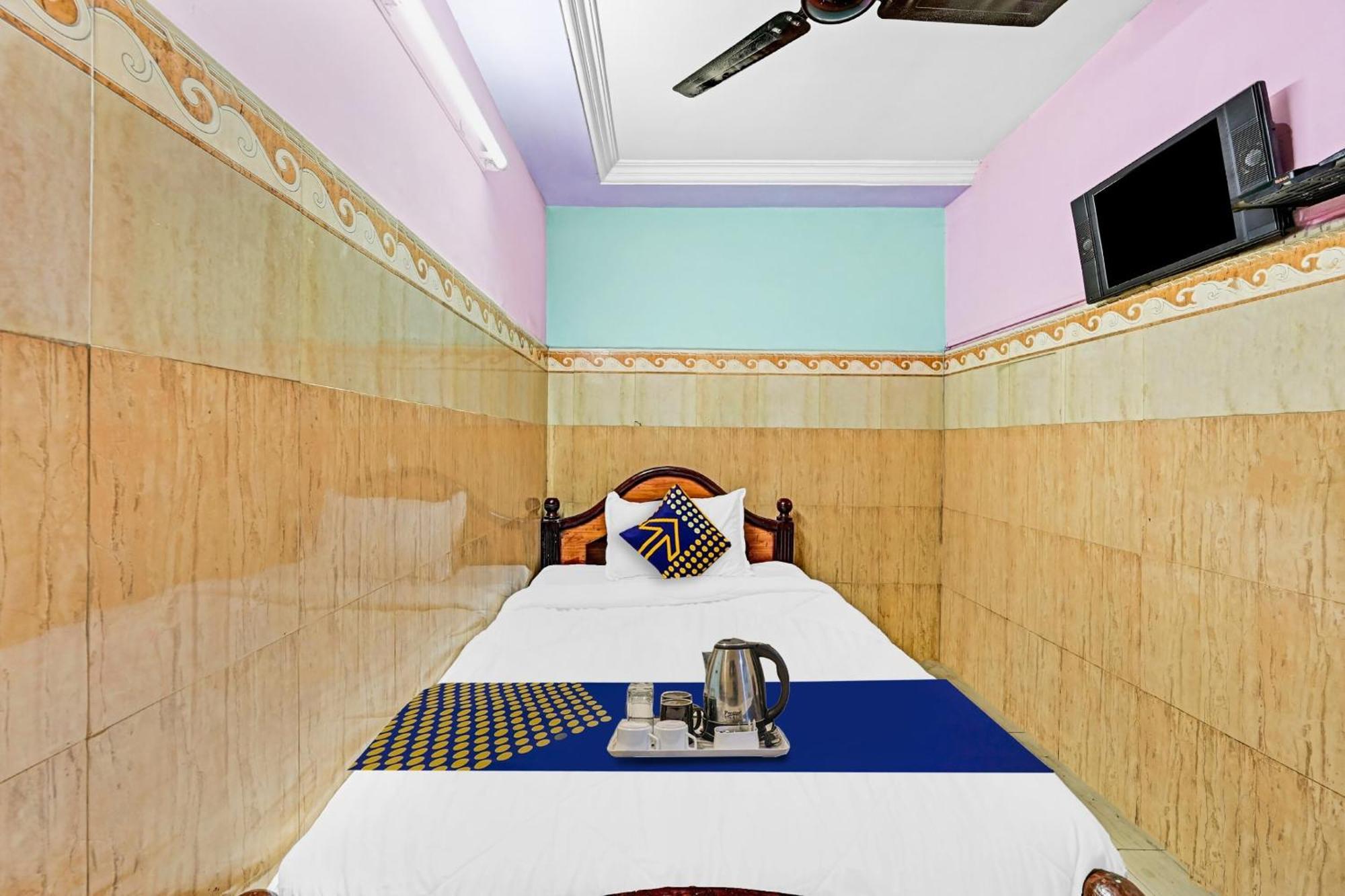 Spot On Svr Grand Hotel Vijayawāda Exterior foto