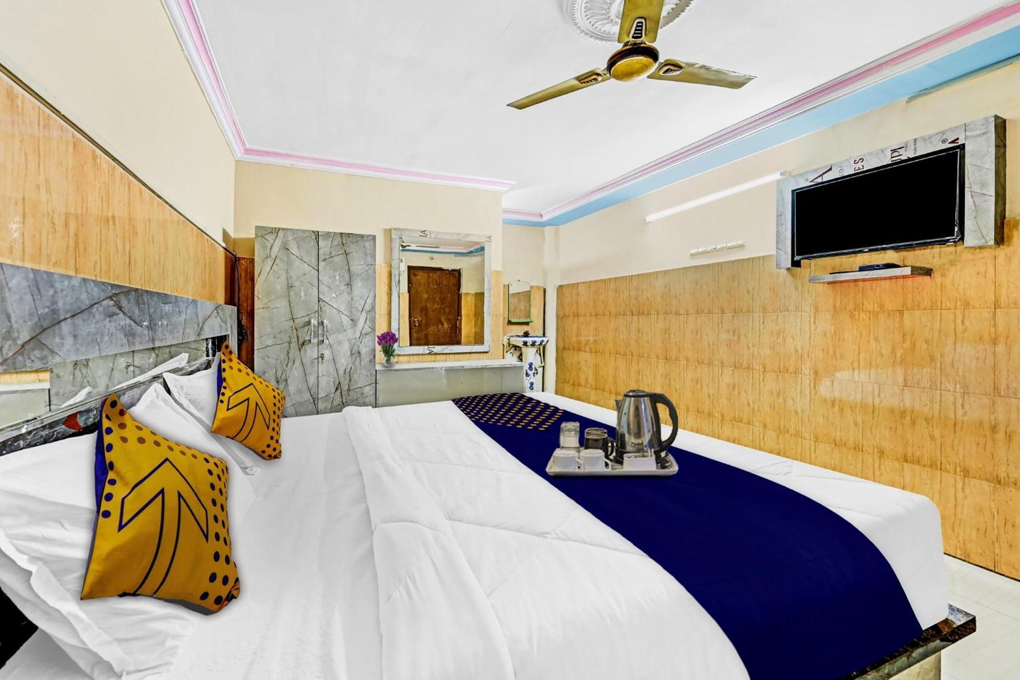 Spot On Svr Grand Hotel Vijayawāda Exterior foto