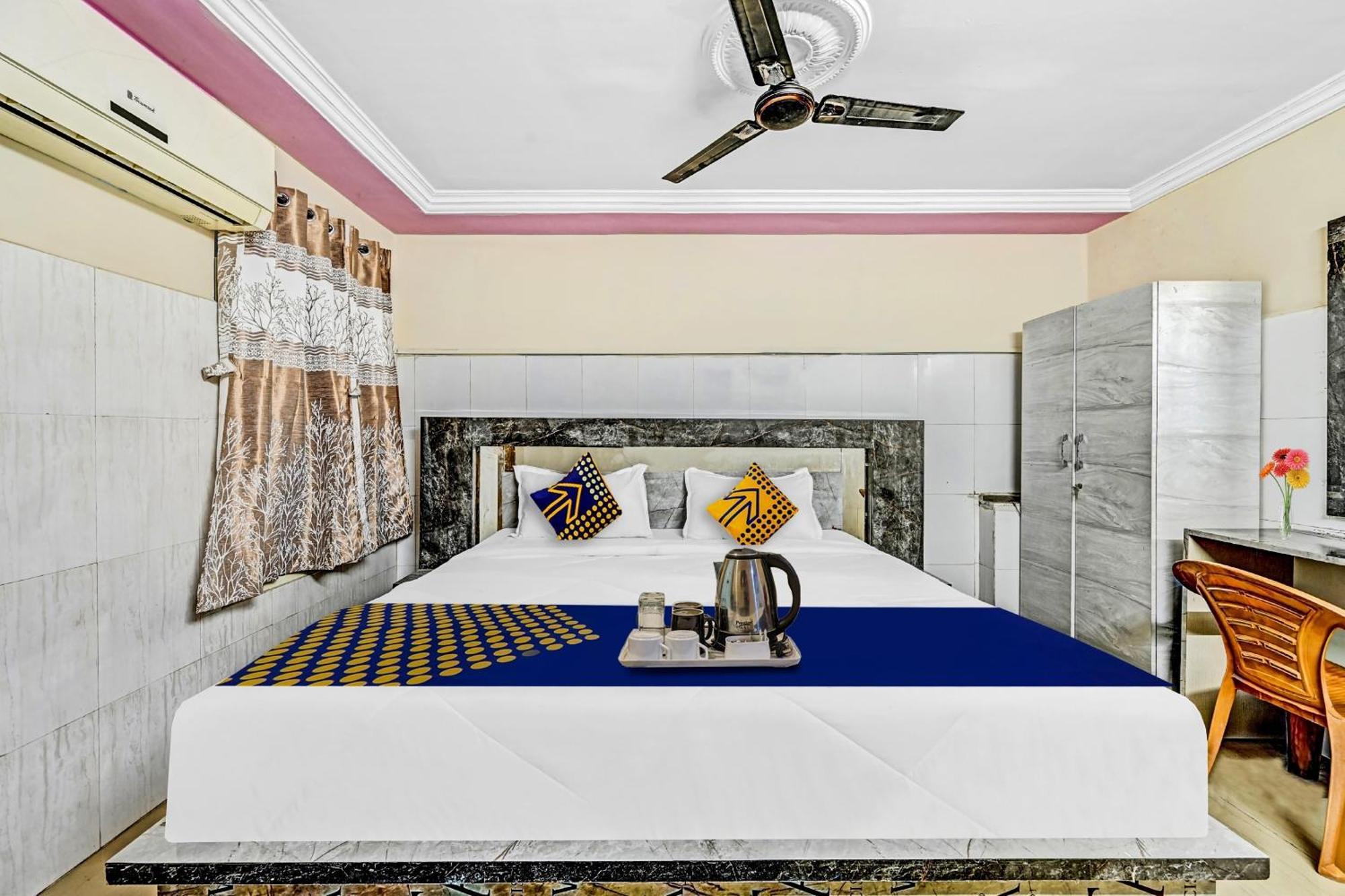Spot On Svr Grand Hotel Vijayawāda Exterior foto